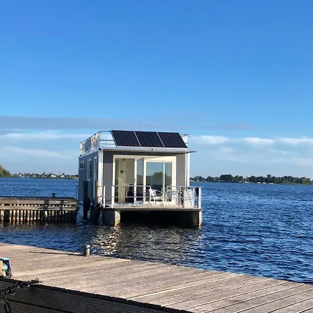 Pensión Tiny Loft Boat