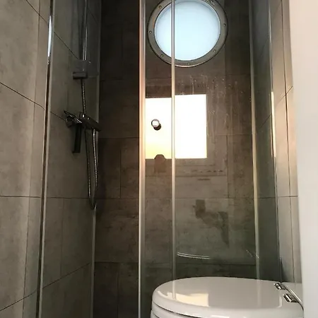 ゲストハウス Tiny Loft Boat