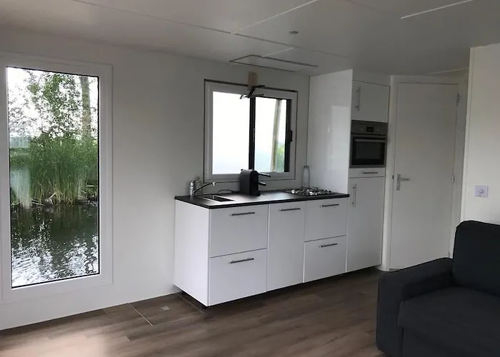 בית הארחה Tiny Loft Boat