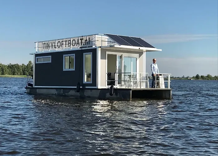 بيت ضيافة Tiny Loft Boat لوستريشْت