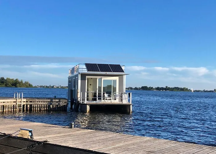 بيت ضيافة Tiny Loft Boat